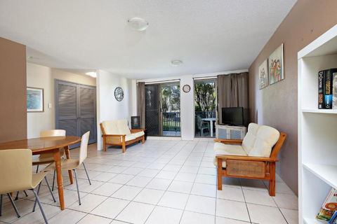 Levuka Unit 4 14 Moreton Pde. Kings Beach - Darwin Holiday 4