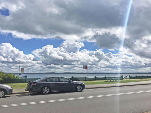 Stillwater 25 Victoria Parade Large Cottage Across From The Water Sleeping 13 - Darwin Holiday 6