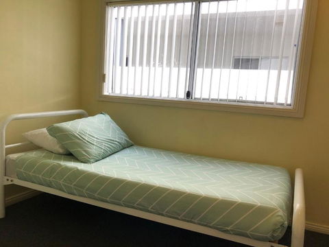 Stillwater 25 Victoria Parade Large Cottage Across From The Water Sleeping 13 - Darwin Holiday 1