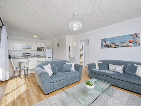 2 Shoal Court 7 Lillian Street Fabulous Location With Water Views - Darwin Holiday 4