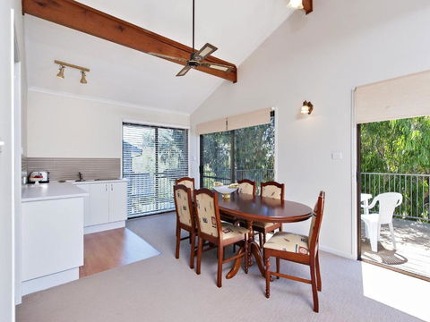 Beach House 8 Mistral Close Large House With Aircon - Darwin Holiday 6