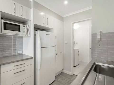 19 Bay Parklands 2 Gowrie Avenue Ground Floor Renovated Unit With Water Views & WIFI - Darwin Holiday 2