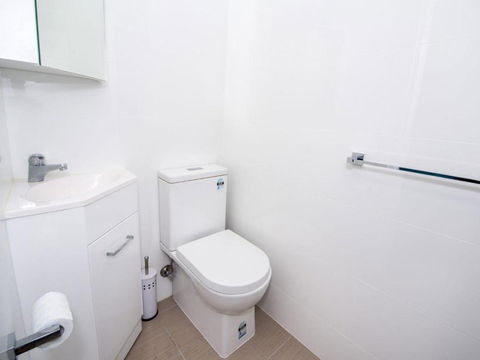 73 Bay Parklands 2 Gowrie Avenue Solar Heated Pool Spa Tennis Court & Views - Darwin Holiday 4