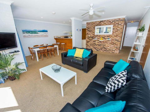 73 Bay Parklands 2 Gowrie Avenue Solar Heated Pool Spa Tennis Court & Views - Darwin Holiday 5