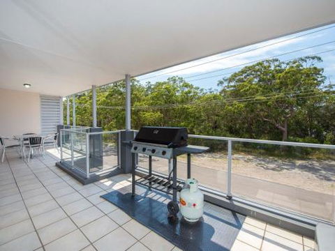 18 Shoal Bay Beach Apartments Fantastic Air Conditioned Unit With A Pool & Lift - Darwin Holiday 1