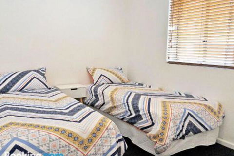 Mooring Two Upstairs 23 Shoal Bay Rd Stunning Views WIFI Air Conditioning & Boat Parking - Darwin Holiday 1