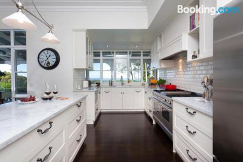 Sunrise At Sanquar Noosa Hinterland - Darwin Holiday 6