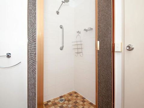 4 Magnus Gardens 7 Magnus St. Beautiful Air Conditioned Unit With Filtered Water Views & WIFI - Darwin Holiday 5