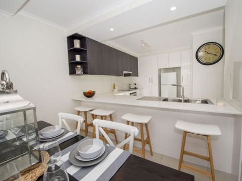 7 The Crest 6 8 Tomaree St. Stunning Unit With Spectacular Water Views. - Darwin Holiday 6