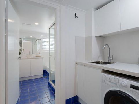 1 The Poplars 34 Magnus St. Panoramic Water Views Pool Aircon & WIFI - Darwin Holiday 5