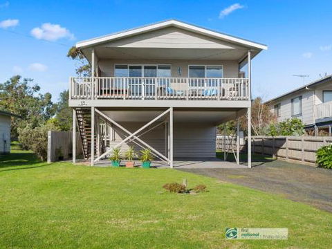 13 Seacombe Grove Ventnor - Darwin Holiday 3