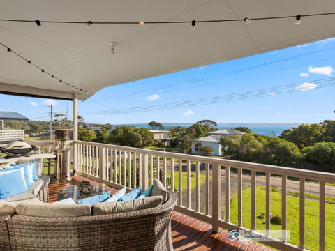 13 Seacombe Grove Ventnor - Darwin Holiday 5