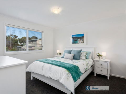 13 Seacombe Grove Ventnor - Darwin Holiday 1