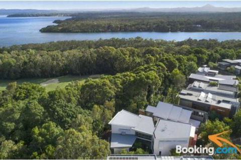Tranquil Noosa Heads Luxury Home With Private Pool Gym Tennis & Golf - Darwin Holiday 4