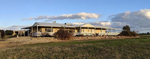 A Better Life Animal Sanctuary FarmStay Private Two Bedrooms Lounge Room & Bathroom & Toilet Shared Kitchen - Darwin Holiday 0