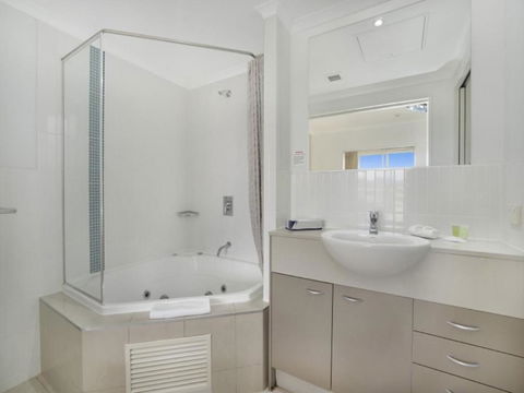 Hinterland Luxury 1 Bedroom Hinterland View Apt - Darwin Holiday 6