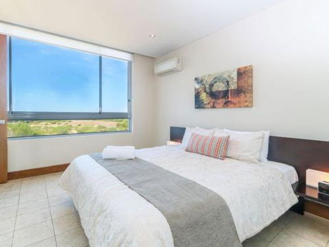 Luxury Retreat 2 Bedroom Spa Suite - Darwin Holiday 2