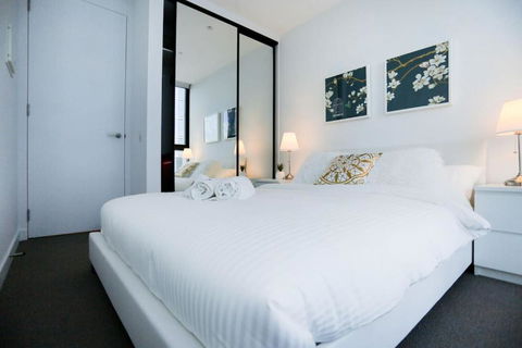 26Bleu Intenseat2Bd2Bth Lv43Free TramMelCentral - Darwin Holiday 2