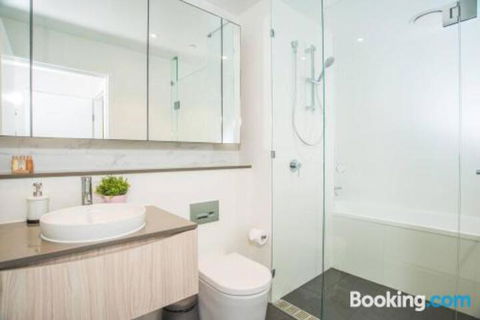 Perfect LocationCBD 2Bed2Bath APTParkingWifi - Darwin Holiday 6