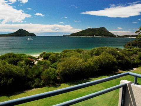 12 Ocean Shores 27 Weatherly Cl Waterfront Unit With Sensational Water Views WIFI & Air Conditioning - Darwin Holiday 1