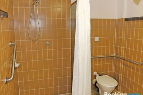 1 The Commodore 9 11 Donald St. Ground Floor Unit Close To Shops Cafes & Marina - Darwin Holiday 0