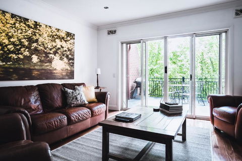 Wattle Terrace - Darwin Holiday 1