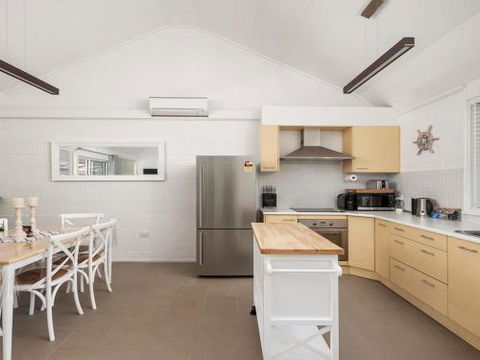 Little Kingsley Beach House 59A Kingsley Drive - Darwin Holiday 5