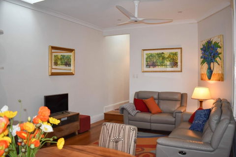 Cosy Erko 2 Bedroom Home On Edge Of Sydney City Centre - Darwin Holiday 3