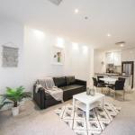A Spacious & Central 2BR Apt Near Flinders Station - Darwin Holiday 0