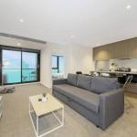 A Modern & Central Apt With Beautiful City Views - Darwin Holiday 0