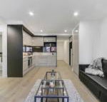 A Modern 2BR Apt 5 min Walk to Melbourne Central - Darwin Holiday