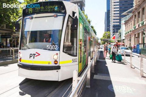 2BR LightHouse Suites In Melbourne CBD - Darwin Holiday 4