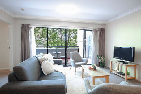 A Comfy 2BR Home Top Location FREE Parking - Darwin Holiday 4
