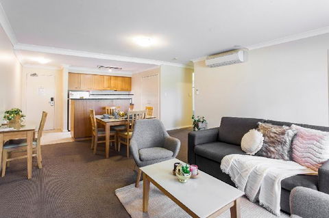 A Comfy 2BR Home Top Location FREE Parking - Darwin Holiday 3