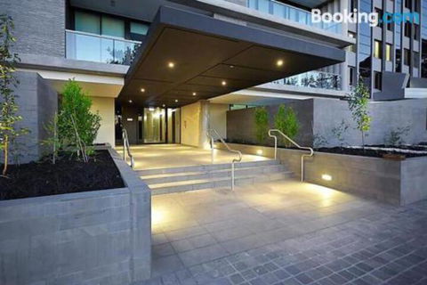 Homely Albert Park Suite Next To Grand Prix Circuit - Darwin Holiday 1