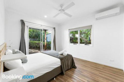 Mudjimba Island Beach House - Darwin Holiday 4