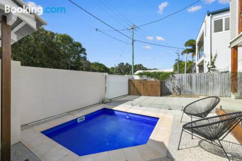 Mudjimba Island Beach House - Darwin Holiday 1