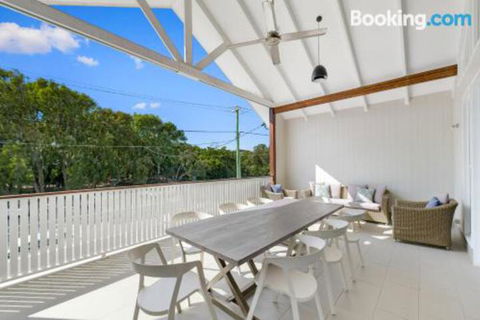 Mudjimba Island Beach House - Darwin Holiday 6