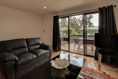 Malseeds - Darwin Holiday 0