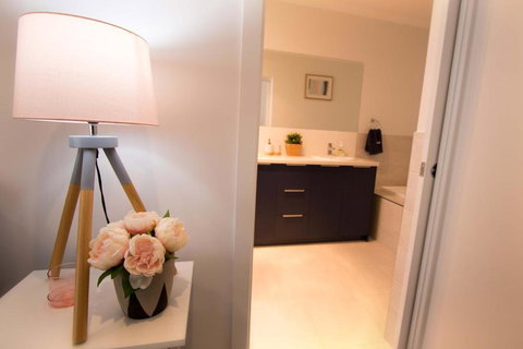 Contemporary â€˜Espritâ€™ With River Reserve Access - Darwin Holiday 1