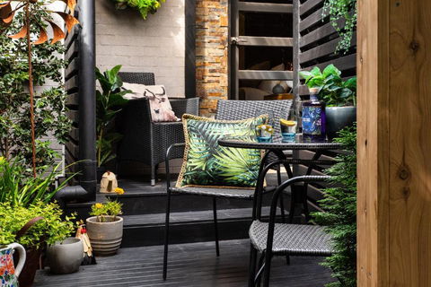 East St. 3 Secret Garden - Darwin Holiday 2