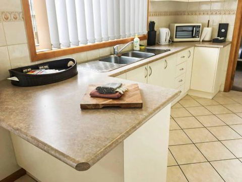 Rye 1 Sleeps 10 Great Weekender FREE WINE NETFLIX - Darwin Holiday 1