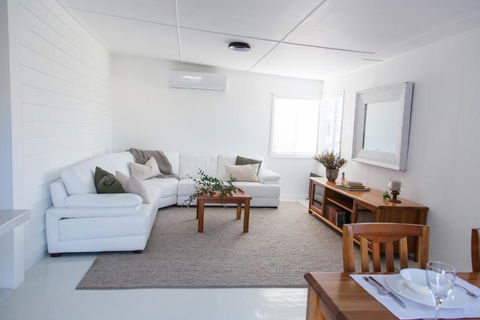 The Rested Guest 3 Bedroom Cottage West Wyalong - Darwin Holiday 3