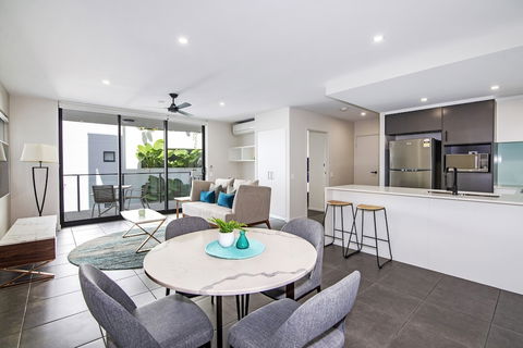 Arise Hedge - Darwin Holiday 4