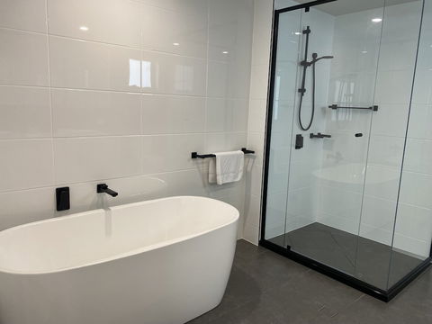 Arise Hedge - Darwin Holiday 5