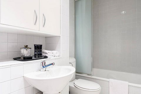 LUCY Stylish City Vibe & Views - Darwin Holiday 4