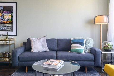 LUCY Stylish City Vibe & Views - Darwin Holiday 3