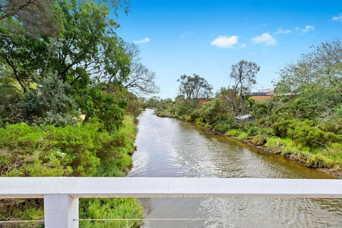 AMORE A Tranquil Retreat With Couples Spa - Darwin Holiday 5