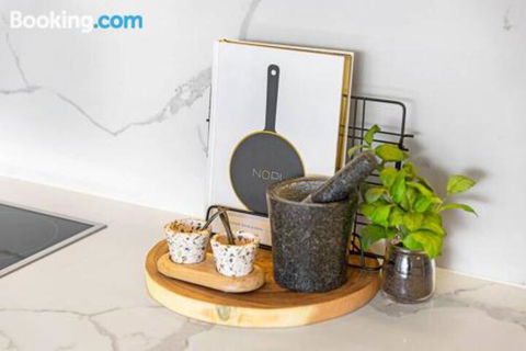 Luxe 101 At Martha Cove Waterfront Luxury On The Marina Walk To Beach - Darwin Holiday 4