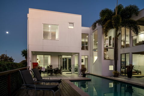 Sunshine Coast White House - Darwin Holiday 1